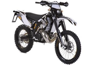 4jsQDDUypz_enduro-racing-125-250-300-4k8mr6.jpg